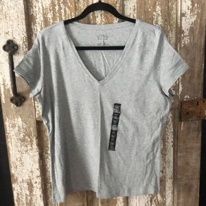 New banana republic factory v neck t